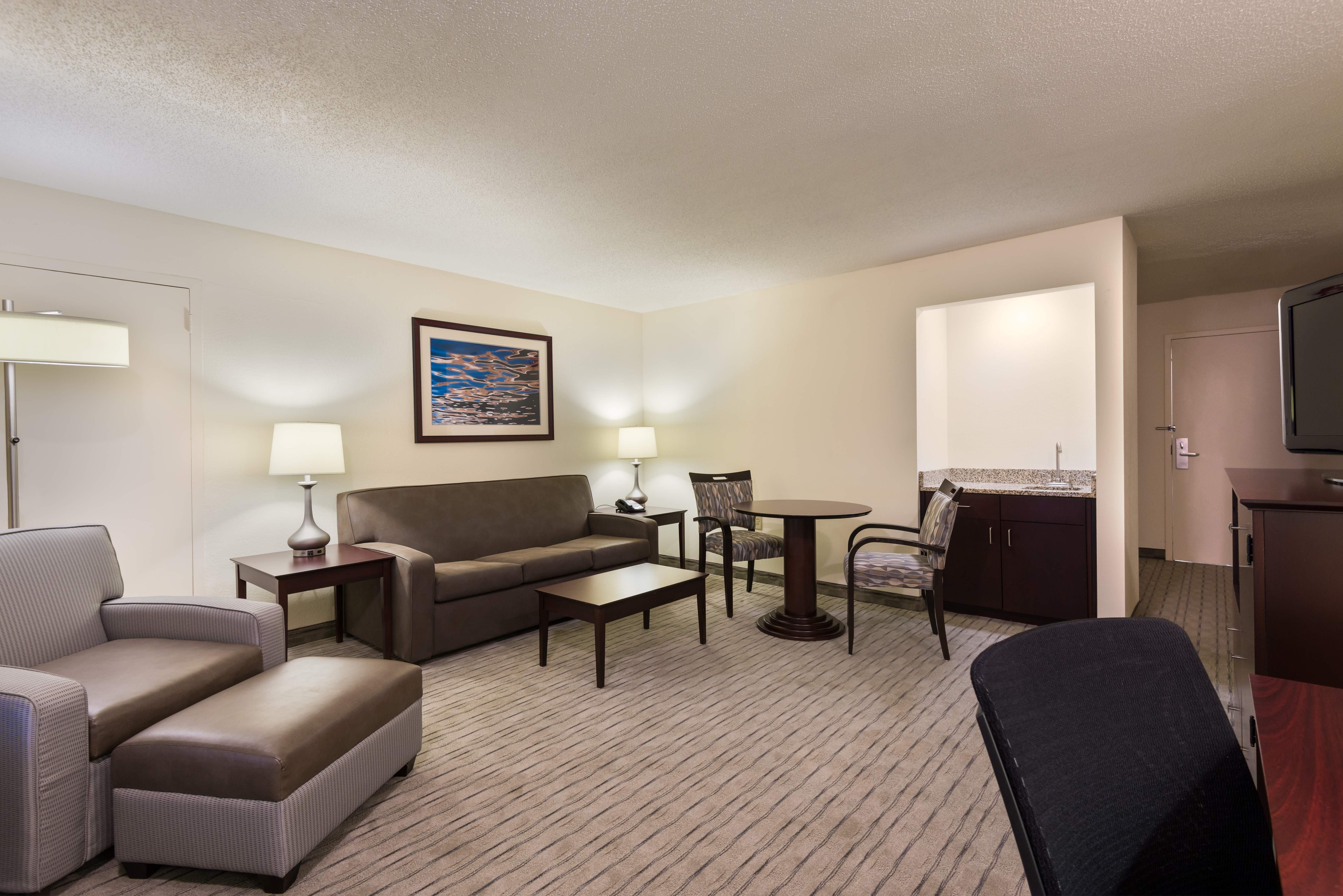 Holiday Inn Knoxville West - Cedar Bluff By Ihg Exterior photo